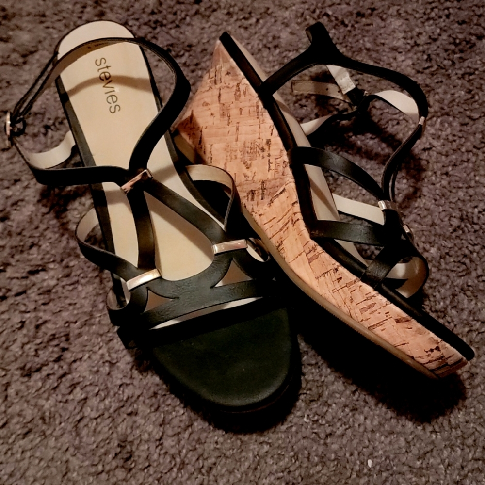 Black size 5 stevies